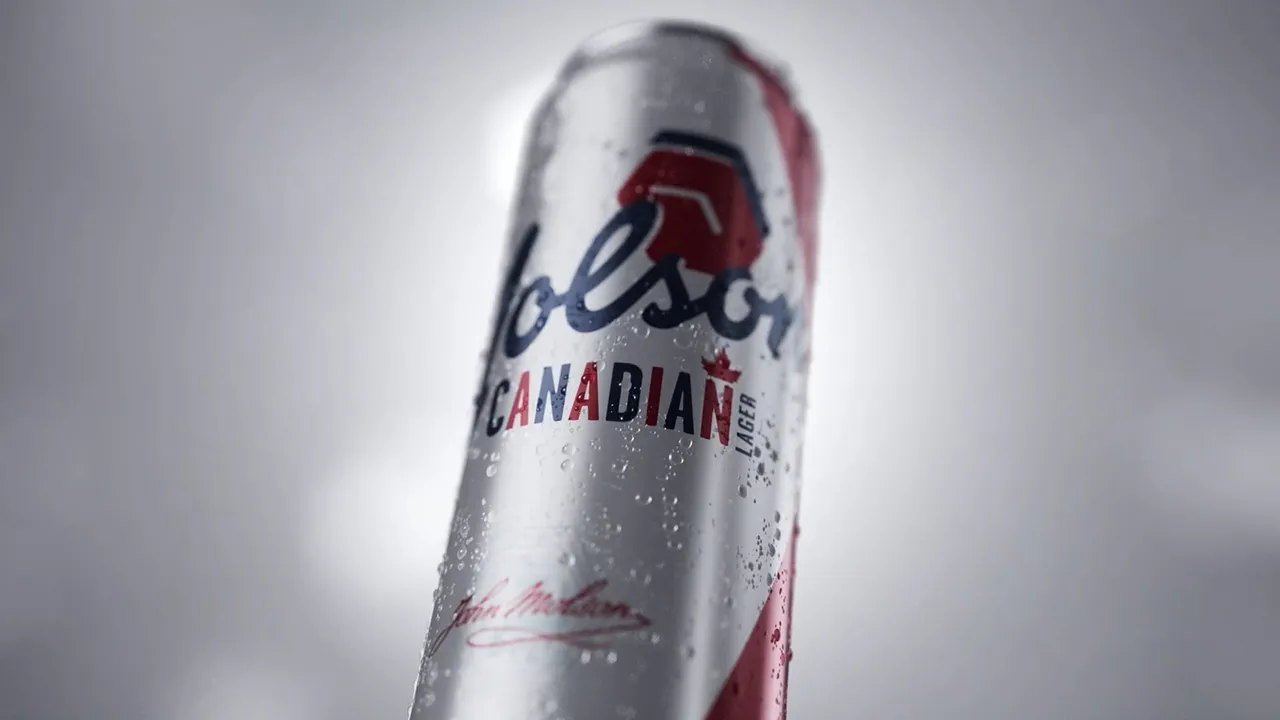 CG animation of cans for Molson. Expert digital photo manipulation and high-end retouching by Pierre Bourjo.