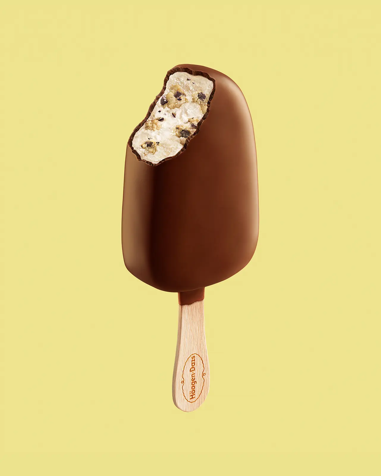 Fully CG renderings of the iconic ice cream bars for Häagen-Dazs. Capturing every appetizing detail with hyper-realistic precision across a selection of our favorites, from the glossy, cracking chocolate shell caught mid-bite to the crisp, textured almonds and rich, velvety ice cream. Additional ingredient cues were created to complement packaging visuals, emphasizing indulgent realism and mouthwatering craftsmanship through meticulous artistry. Showcasing world-class CGI production for global advertising campaigns.